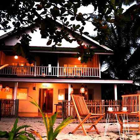 Crow'S Nest Hotel Tua Pejat Ngoại thất bức ảnh