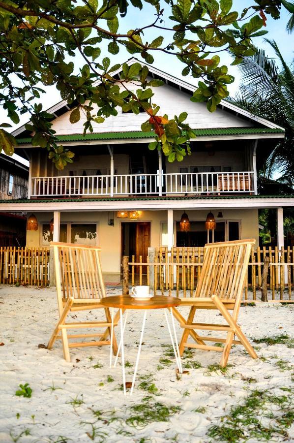 Crow'S Nest Hotel Tua Pejat Ngoại thất bức ảnh