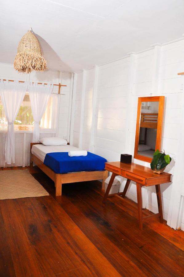 Crow'S Nest Hotel Tua Pejat Ngoại thất bức ảnh