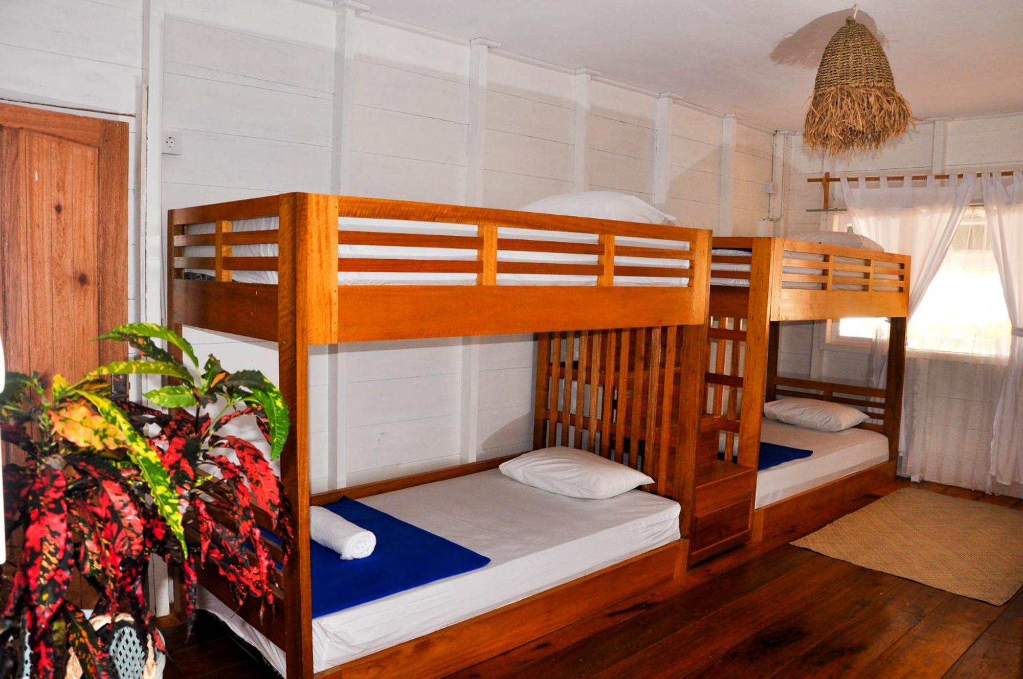 Crow'S Nest Hotel Tua Pejat Ngoại thất bức ảnh