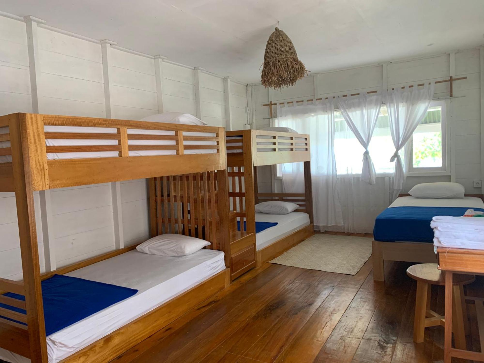 Crow'S Nest Hotel Tua Pejat Ngoại thất bức ảnh