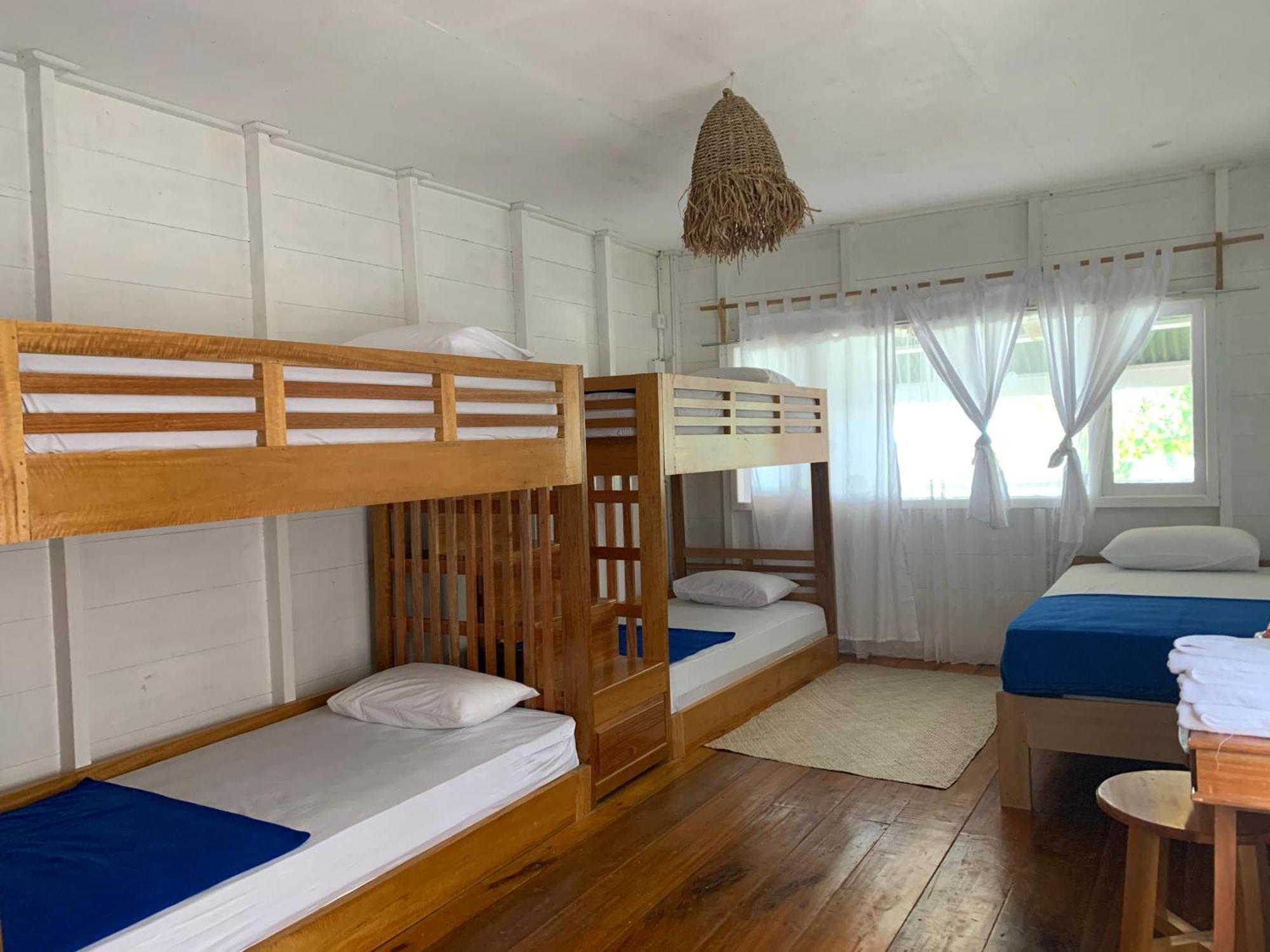 Crow'S Nest Hotel Tua Pejat Ngoại thất bức ảnh